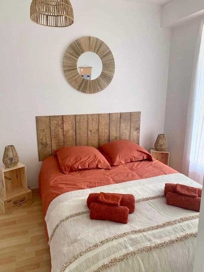 Appartement 1 chambre pour 2 pers - fraîchement rénové - terrasse - parking Dinard Esterno foto