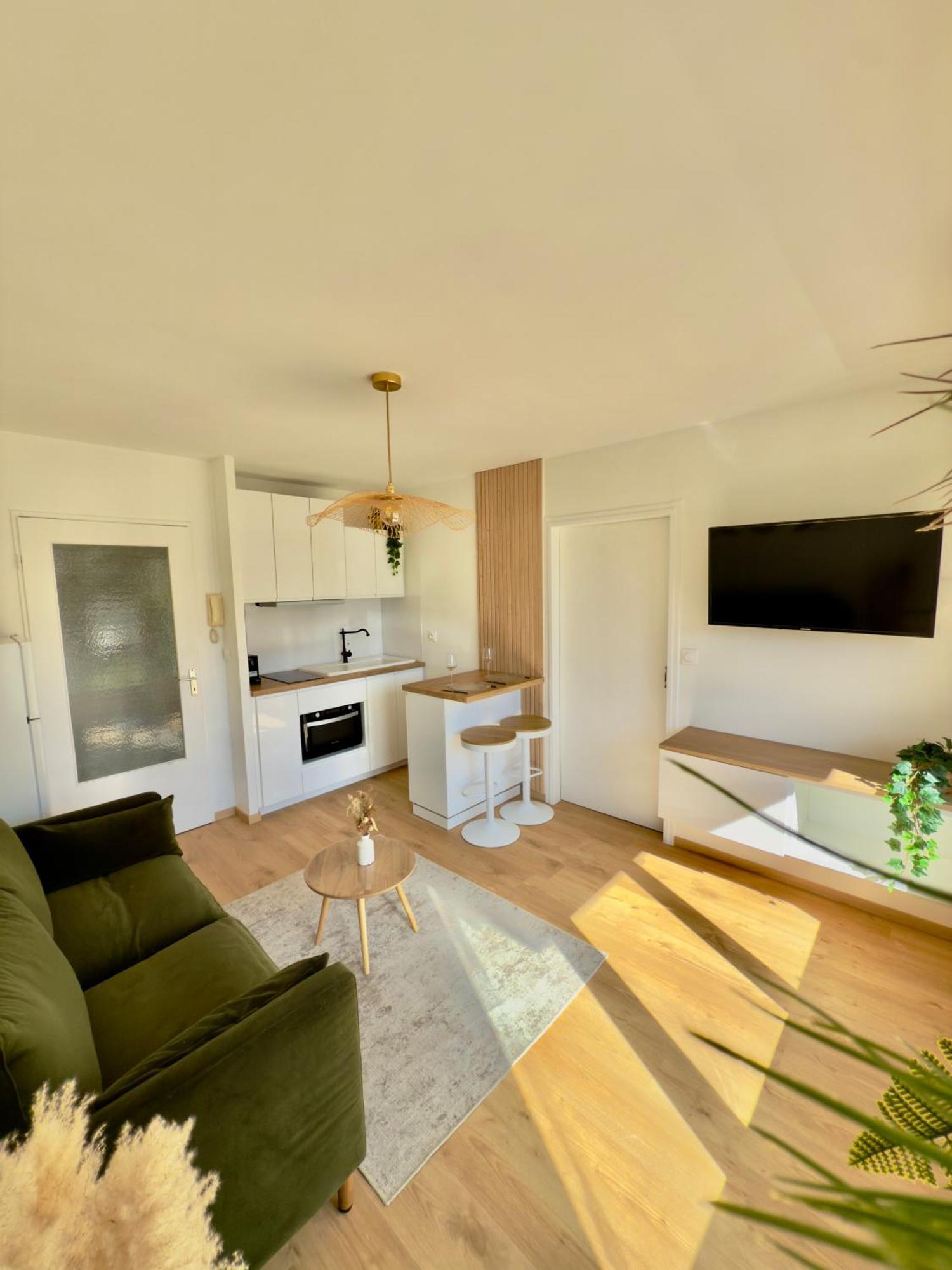 Appartement 1 chambre pour 2 pers - fraîchement rénové - terrasse - parking Dinard Esterno foto