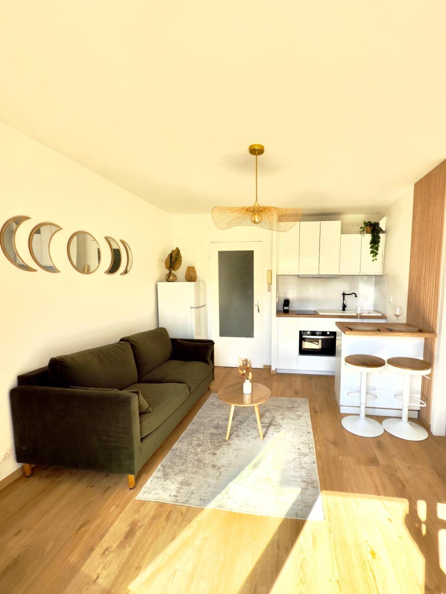 Appartement 1 chambre pour 2 pers - fraîchement rénové - terrasse - parking Dinard Esterno foto